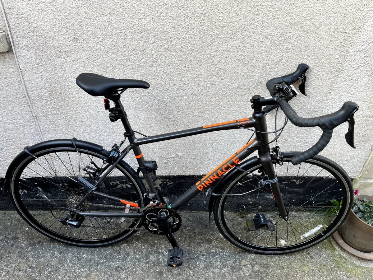 Pinnacle Laterite 3, Size Medium (suitable for 5 7 - 5 10), as good as new