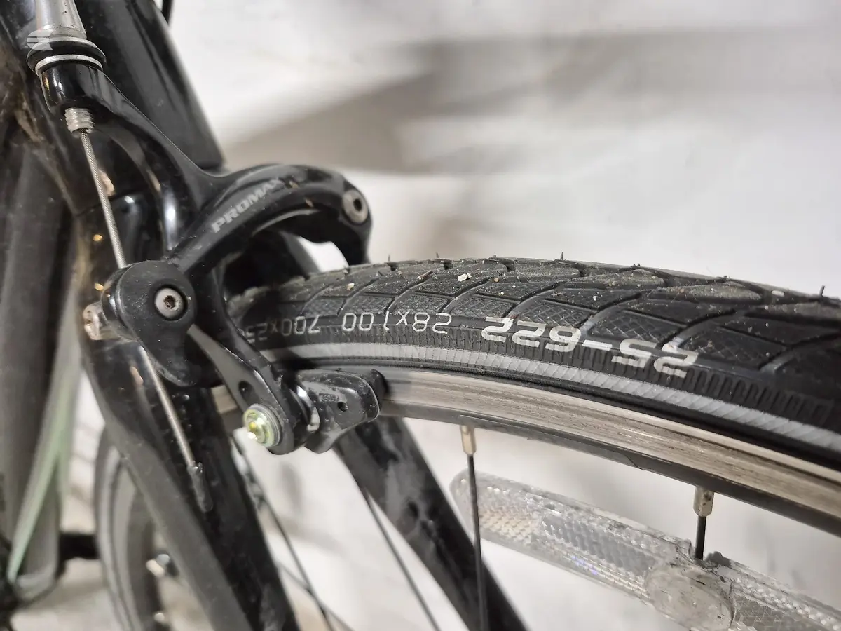 Used 2016 Cannondale Synapse Road Bike, photo 3 of 10