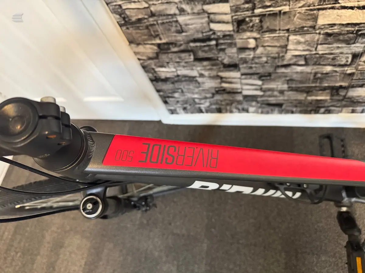 Used 2018 B'Twin Riverside 500 Hybrid Bike, photo 3 of 4