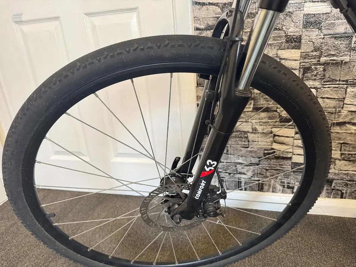 Used 2018 B'Twin Riverside 500 Hybrid Bike, photo 4 of 4