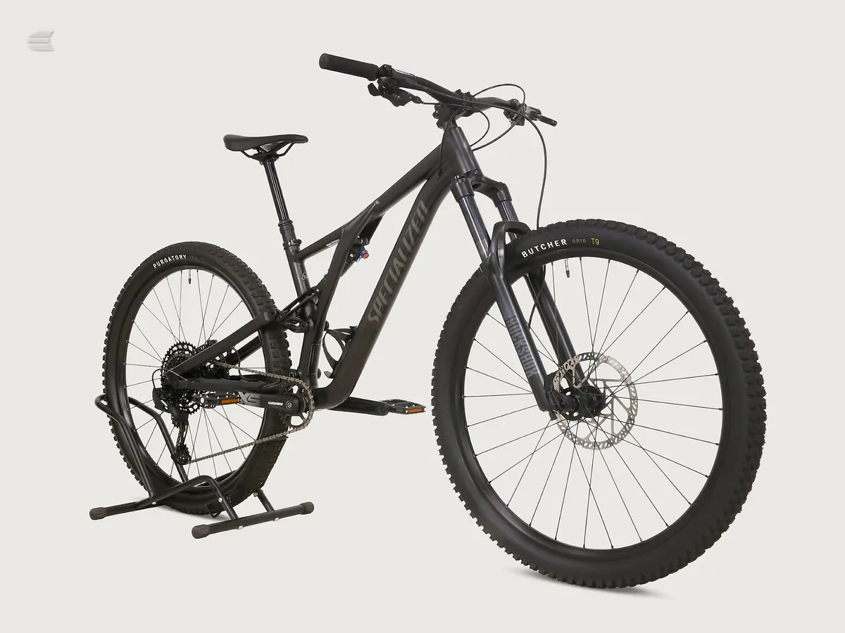Used 2022 Specialized Stumpjumper Comp Mountain Bike, photo 2 of 14