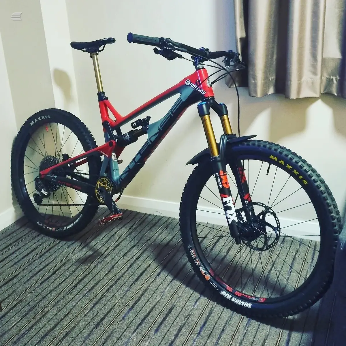 Used 2020 Intense Tracer Mountain Bike, photo 3 of 3