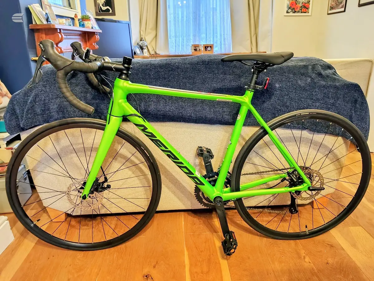 Used 2023 Merida Scultura 200 Road Bike, photo 2 of 12