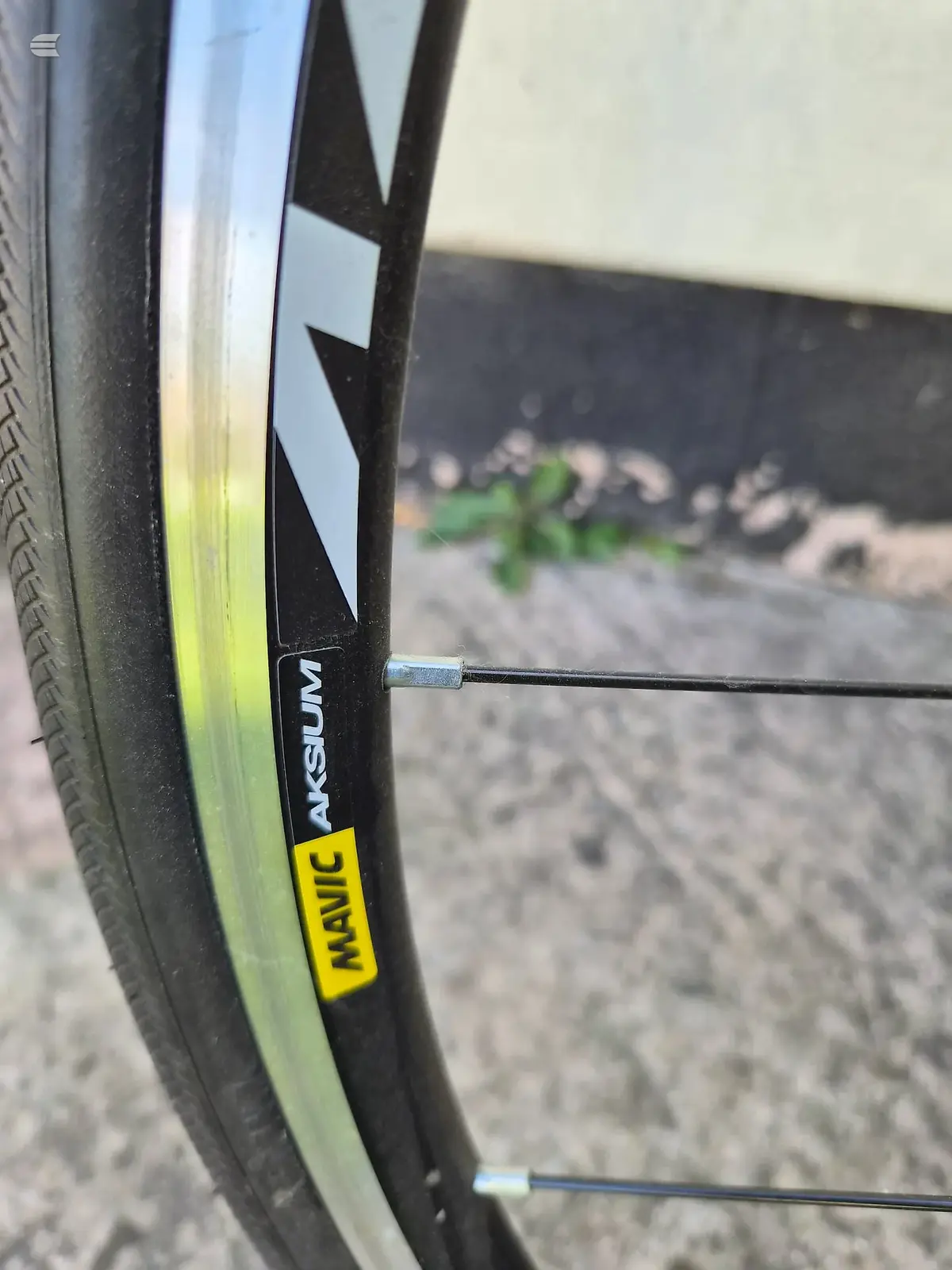 Used 2010 Specialized Roubaix Road Bike, photo 3 of 4