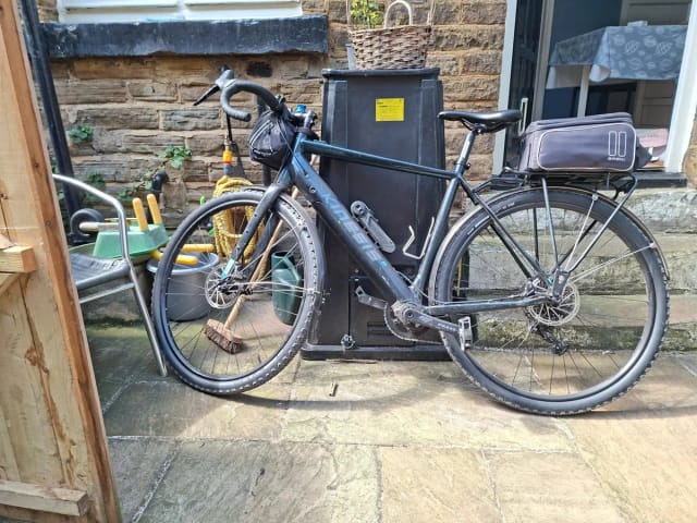 Kinesis Gravel Bike | Disc Brakes | Rack & Bags | Good Cond
