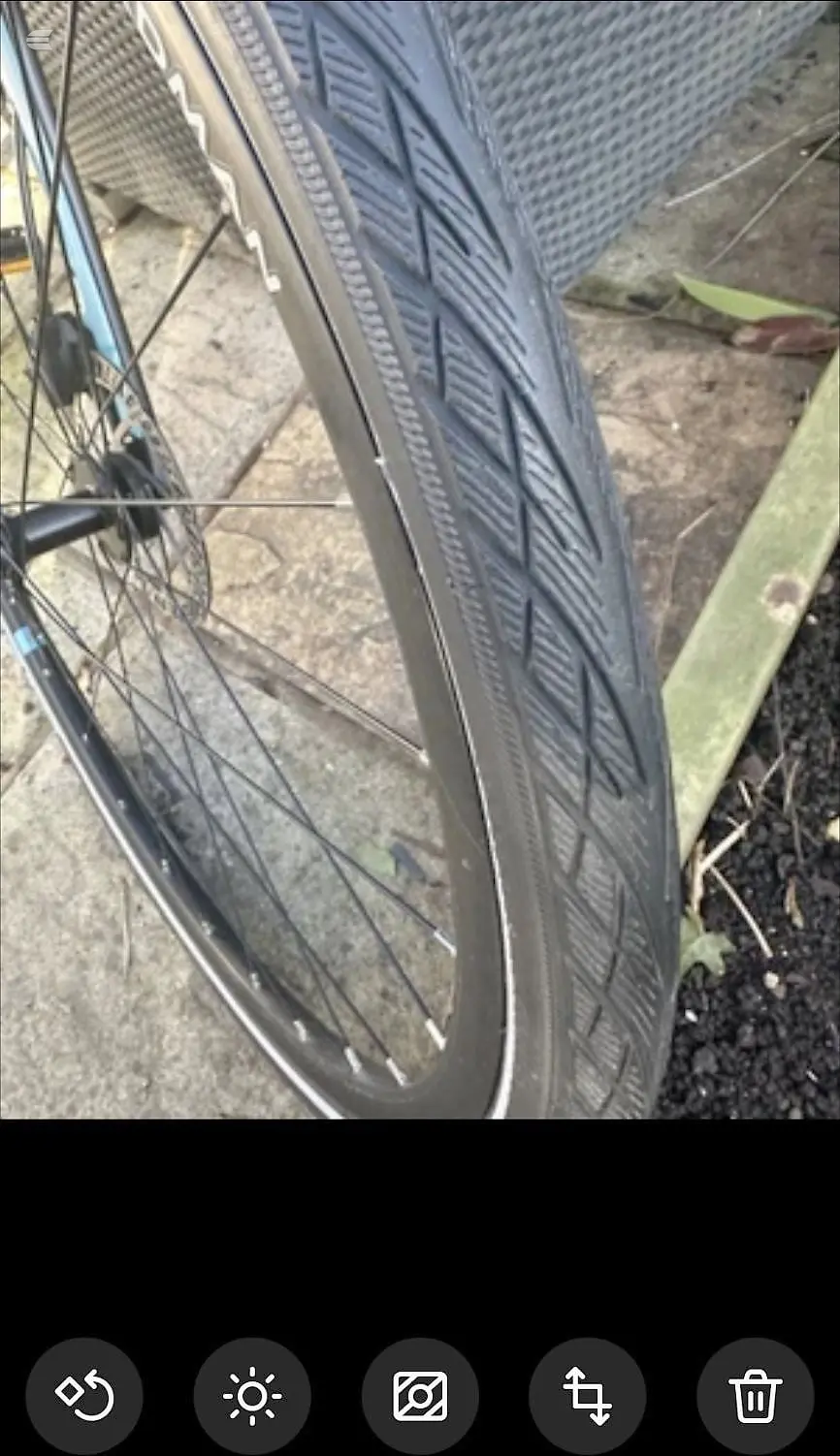 Used 2024 Boardman Hyb 8.9e Hybrid Bike, photo 3 of 6