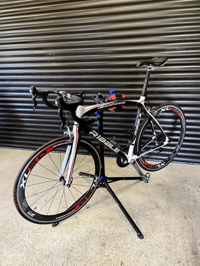 2013 Ribble Gran Fondo, carbon frame, Ultegra 10-speed