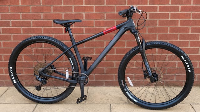 Voodoo Bizango Carbon Mountain Bike, 29er, Carbon Frame, Shimano 1x11, M Frame
