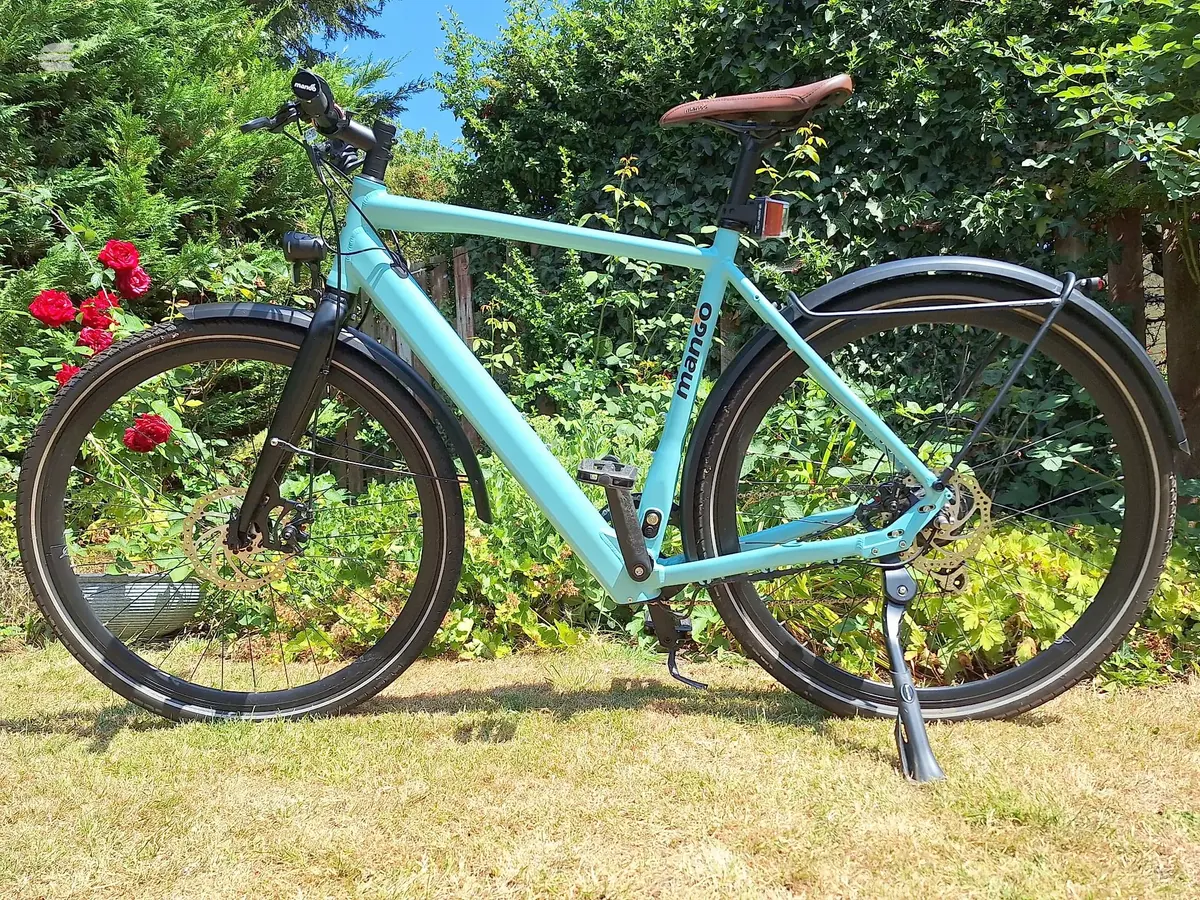 Used 2025 Mango DeeDee Hybrid Bike, photo 2 of 4