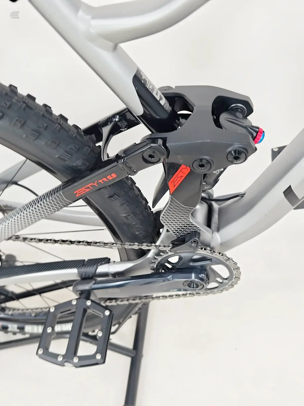 Used 2022 Lapierre Zesty TR 5.9 Mountain Bike, photo 17 of 18
