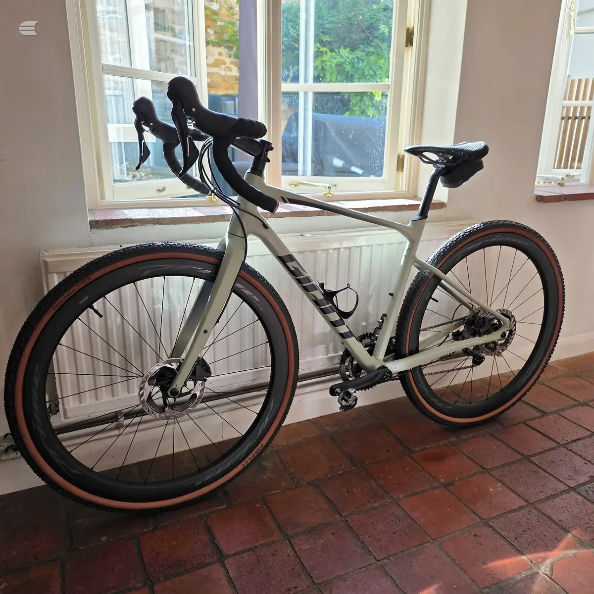 Used 2022 Giant Revolt 1 Gravel Bike, photo 2 of 13