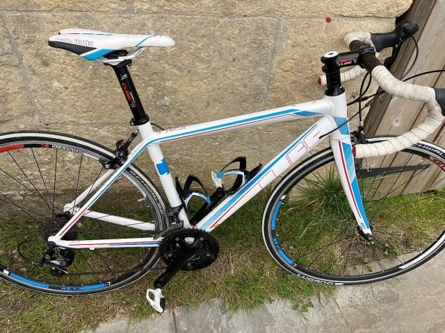 2015 Cube Axial