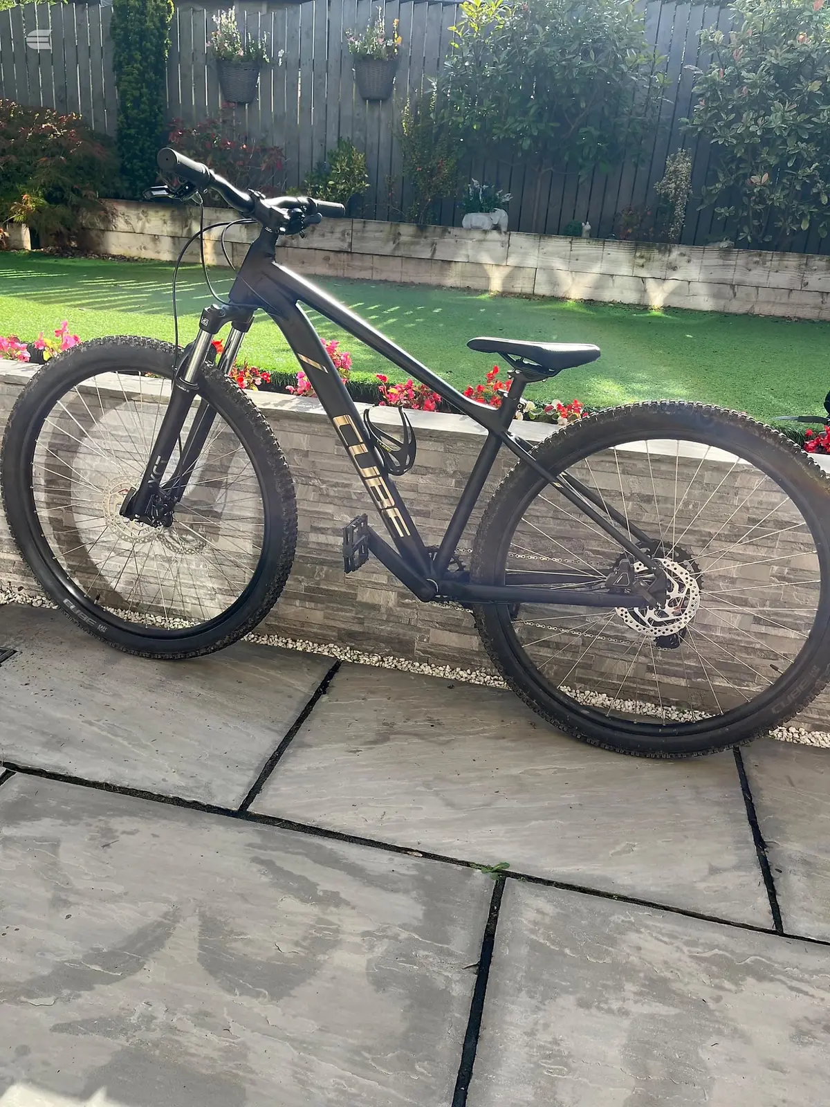 Used 2025 Cube AIM Pro Mountain Bike