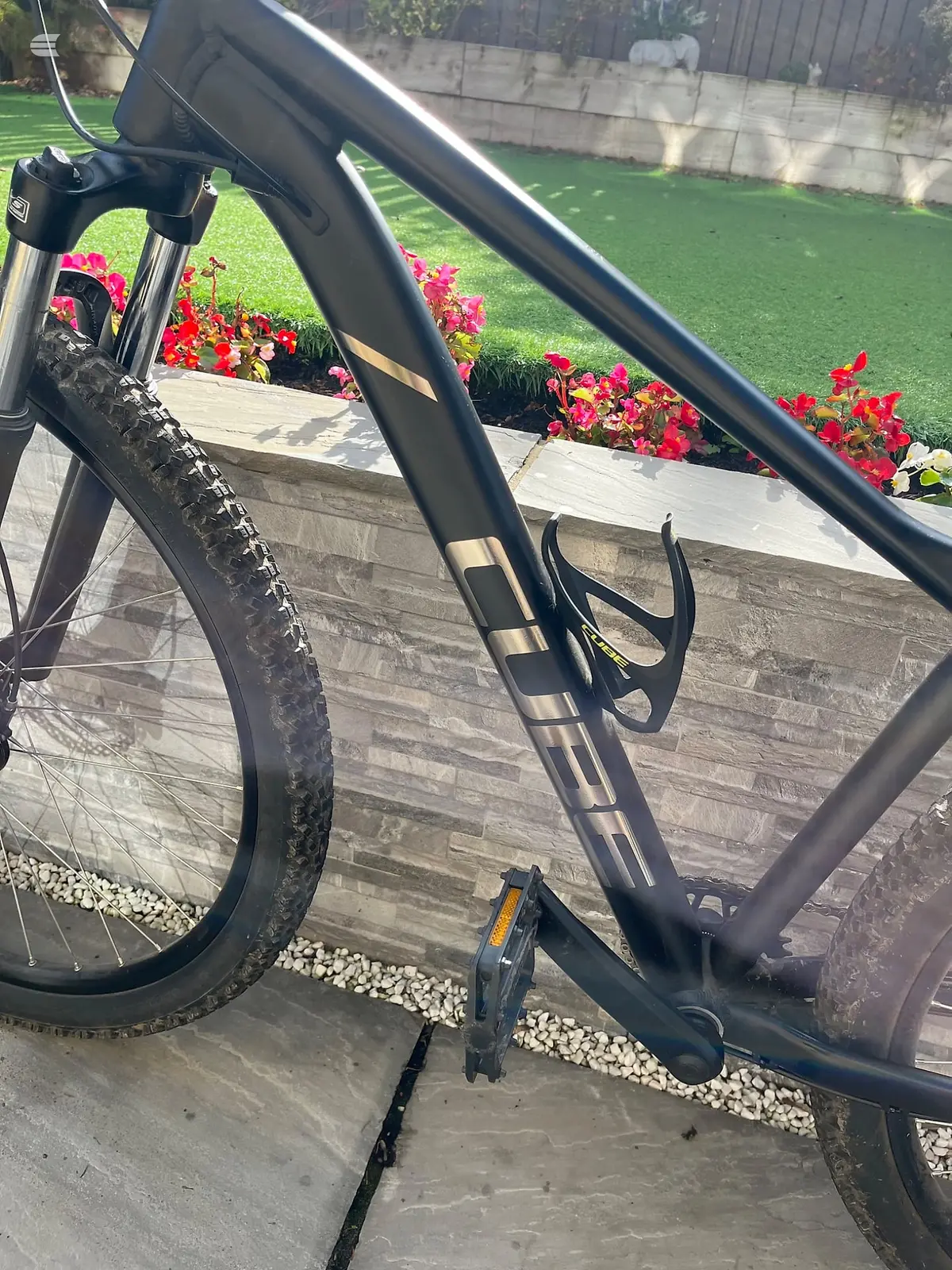 Used 2025 Cube AIM Pro Mountain Bike, photo 2 of 9