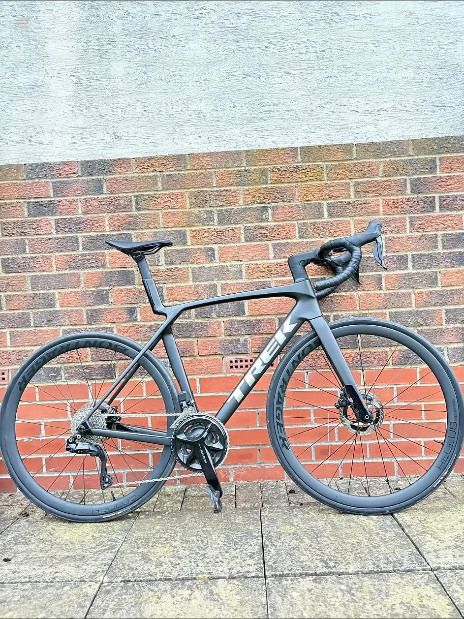 Used 2025 Trek Madone sl6 Road Bike