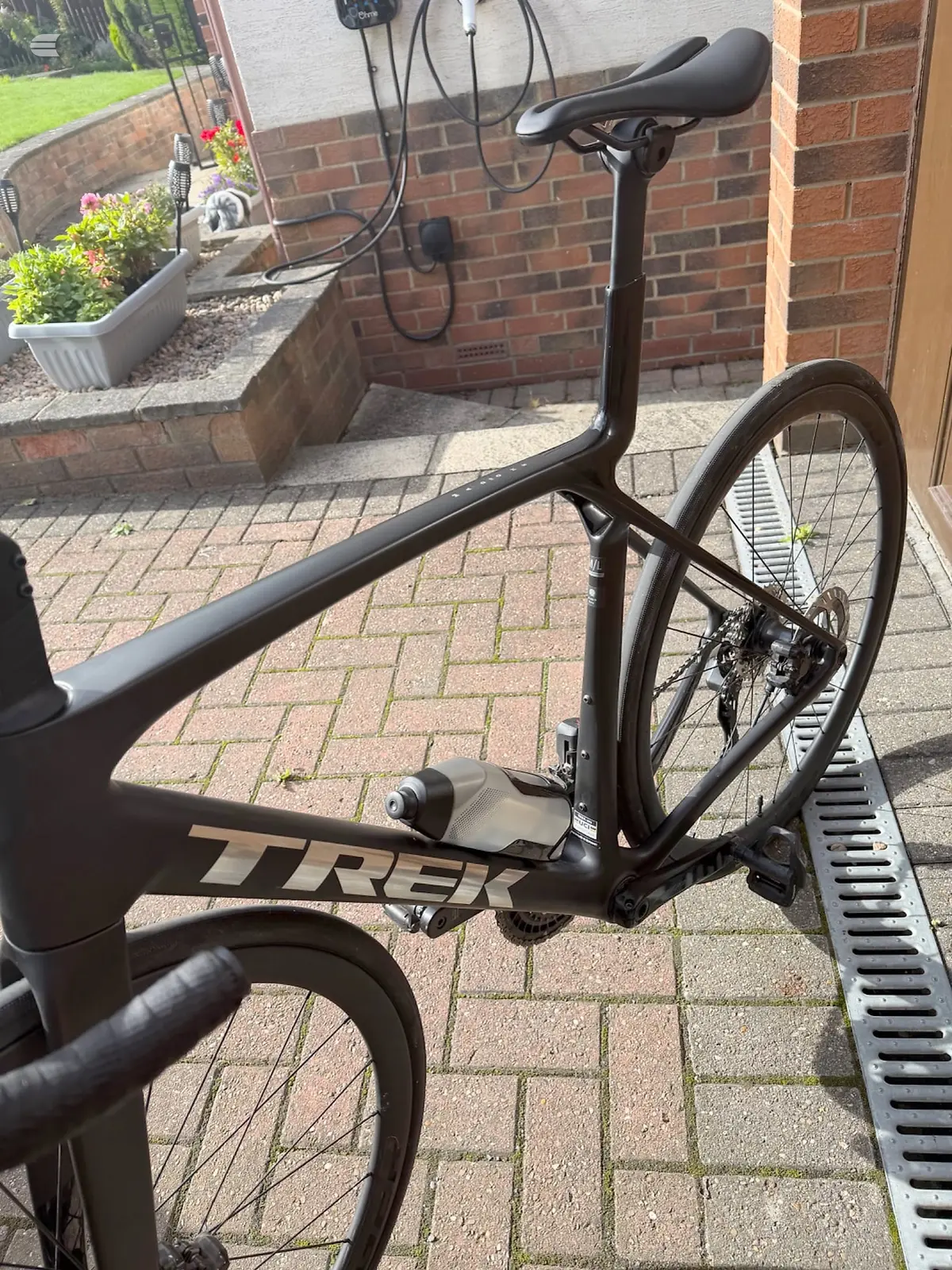 Used 2025 Trek Madone sl6 Road Bike, photo 11 of 11
