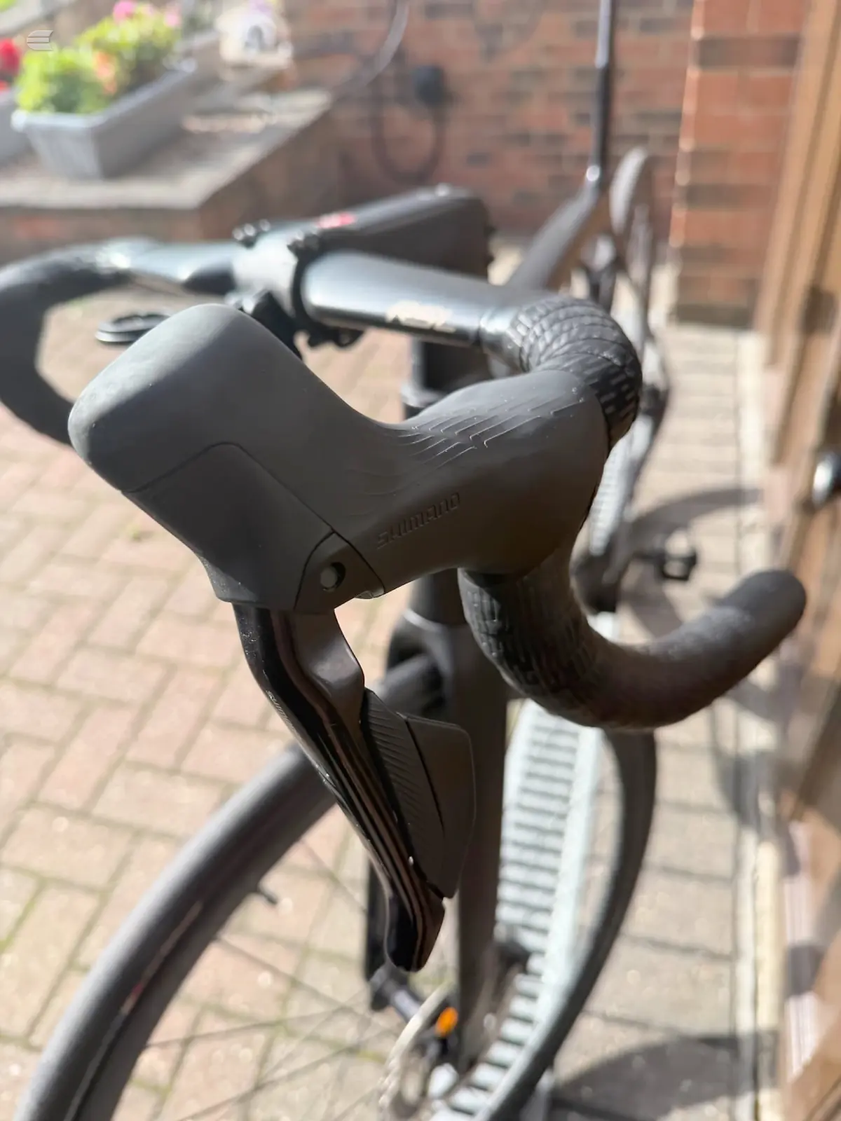 Used 2025 Trek Madone sl6 Road Bike, photo 4 of 11