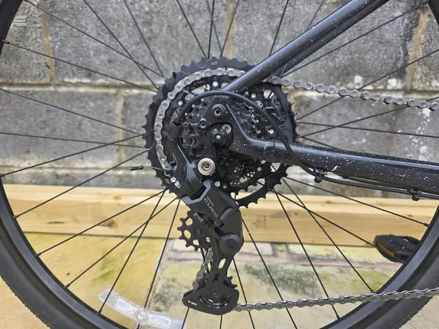 Used 2027 Trek FX2 Gen 4 Hybrid Bike, photo 5 of 17