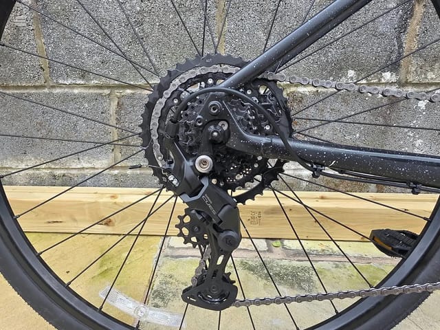 Used 2027 Trek FX2 Gen 4 Hybrid Bike, photo 6 of 17