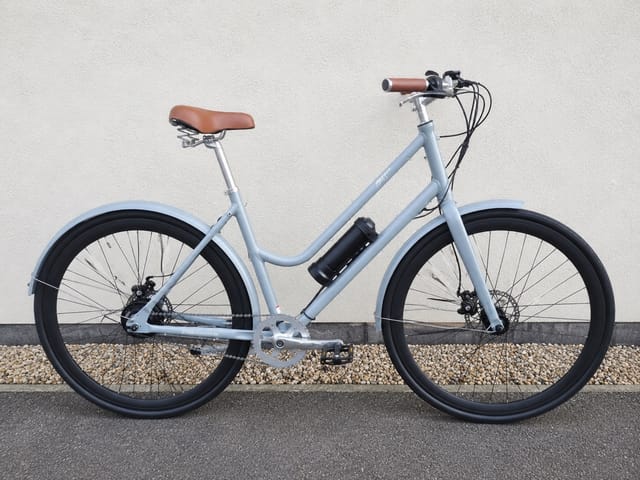 Analog Motion AM1 Step Ladies Electric City Bike, Single-Speed, Disc Brakes, 700c