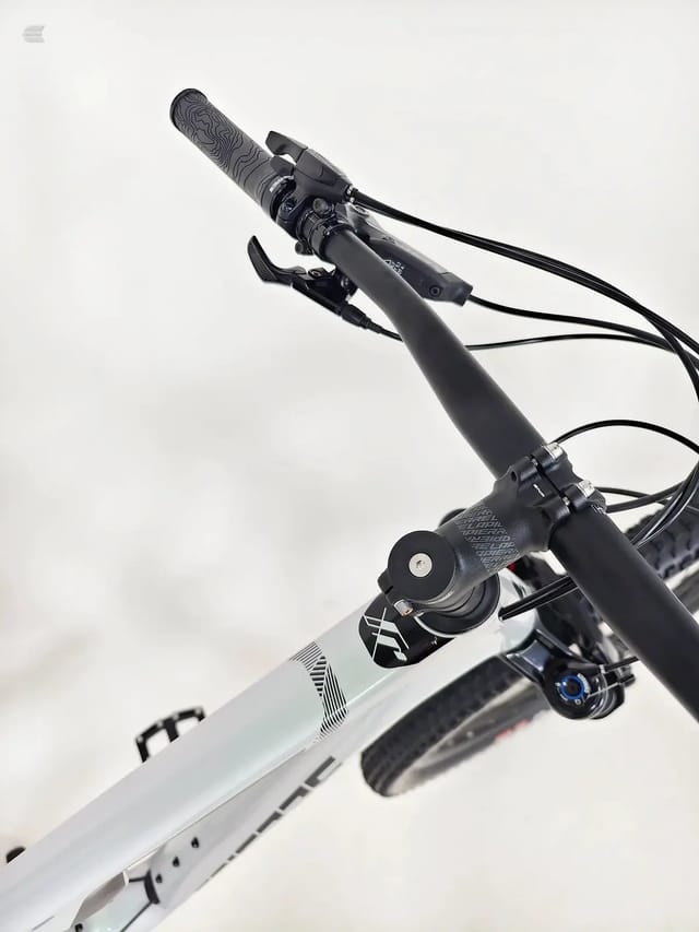 Lapierre XRM 6.9 2023 Carbon XC Race Full Suspension Mountain Bike / M / Very Good Condition!, photo 10 of 16