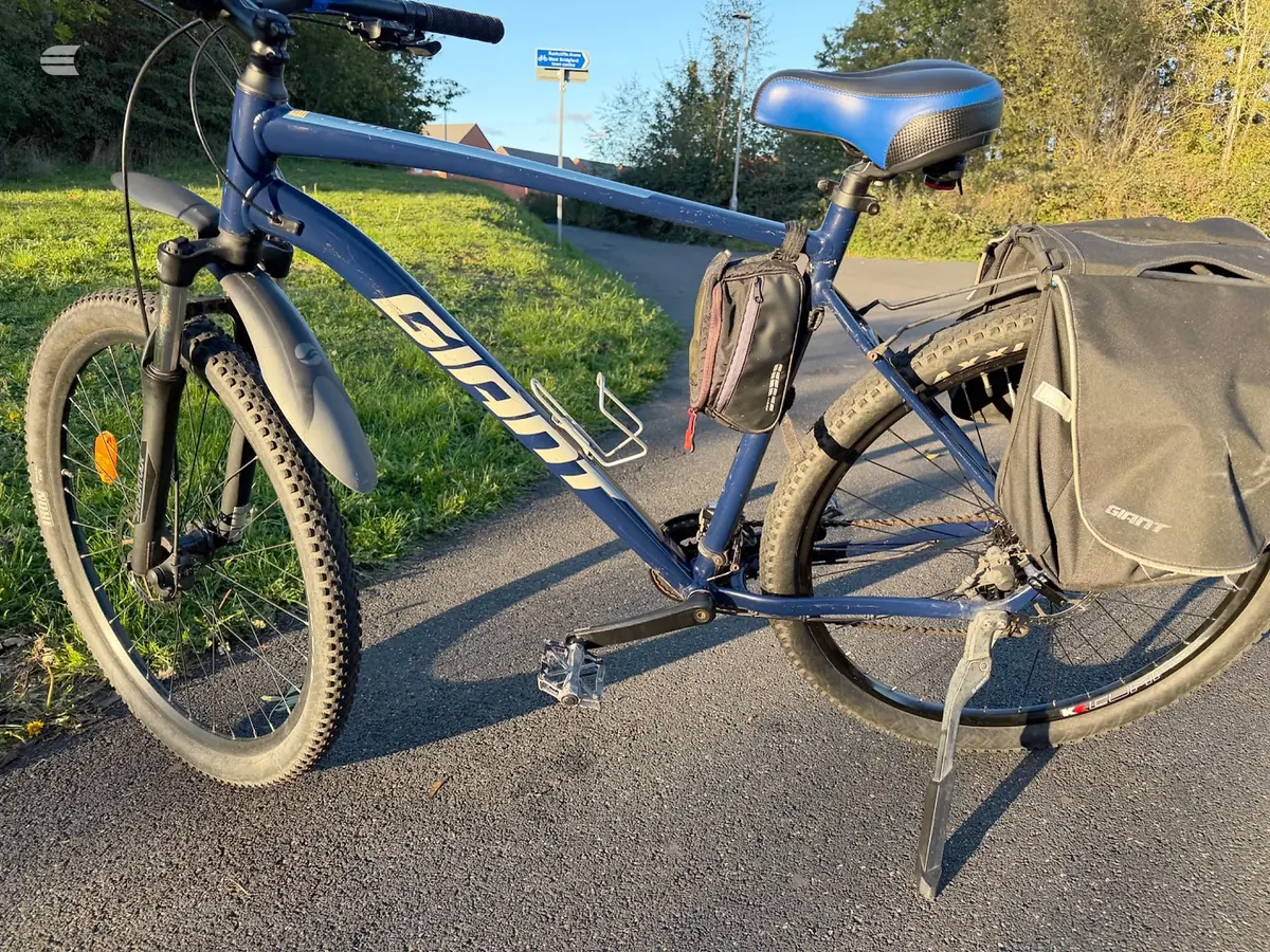 Used 2021 Giant Talon 4 Hybrid Bike, photo 2 of 10