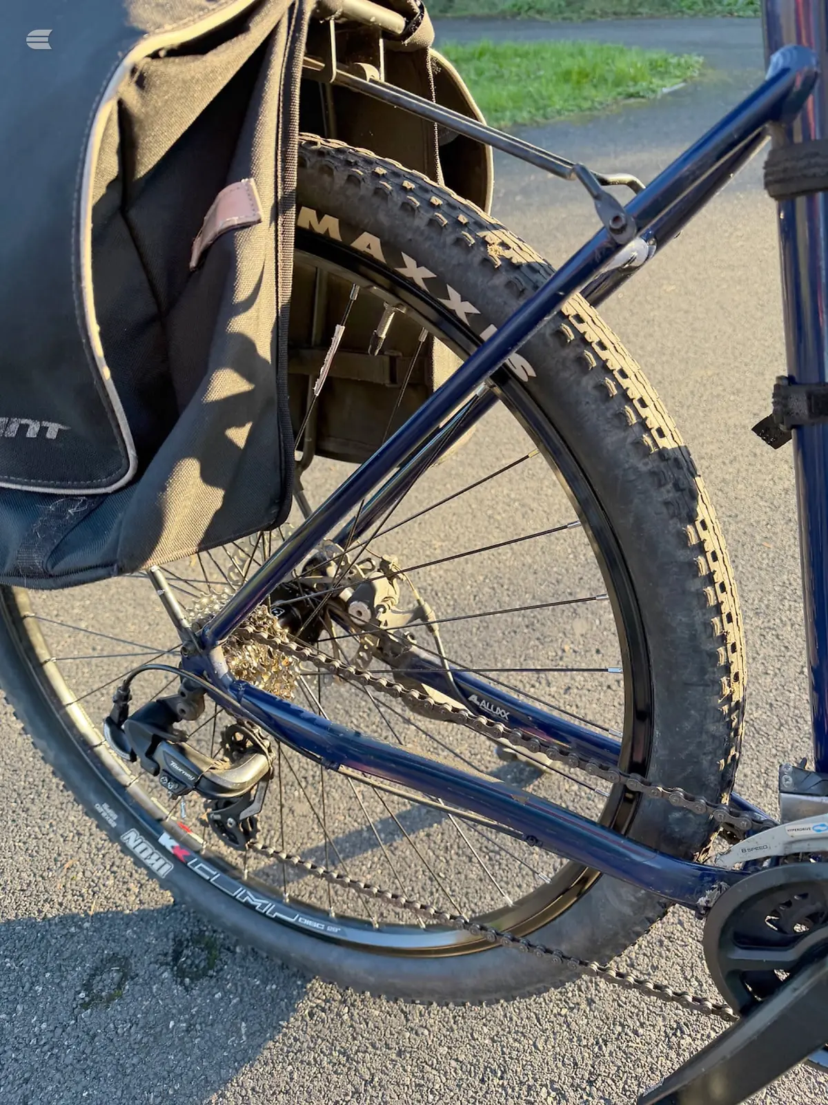 Used 2021 Giant Talon 4 Hybrid Bike, photo 6 of 10