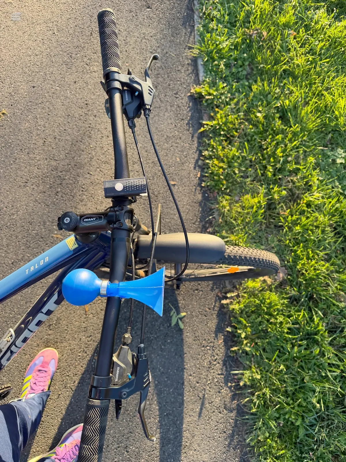 Used 2021 Giant Talon 4 Hybrid Bike, photo 7 of 10