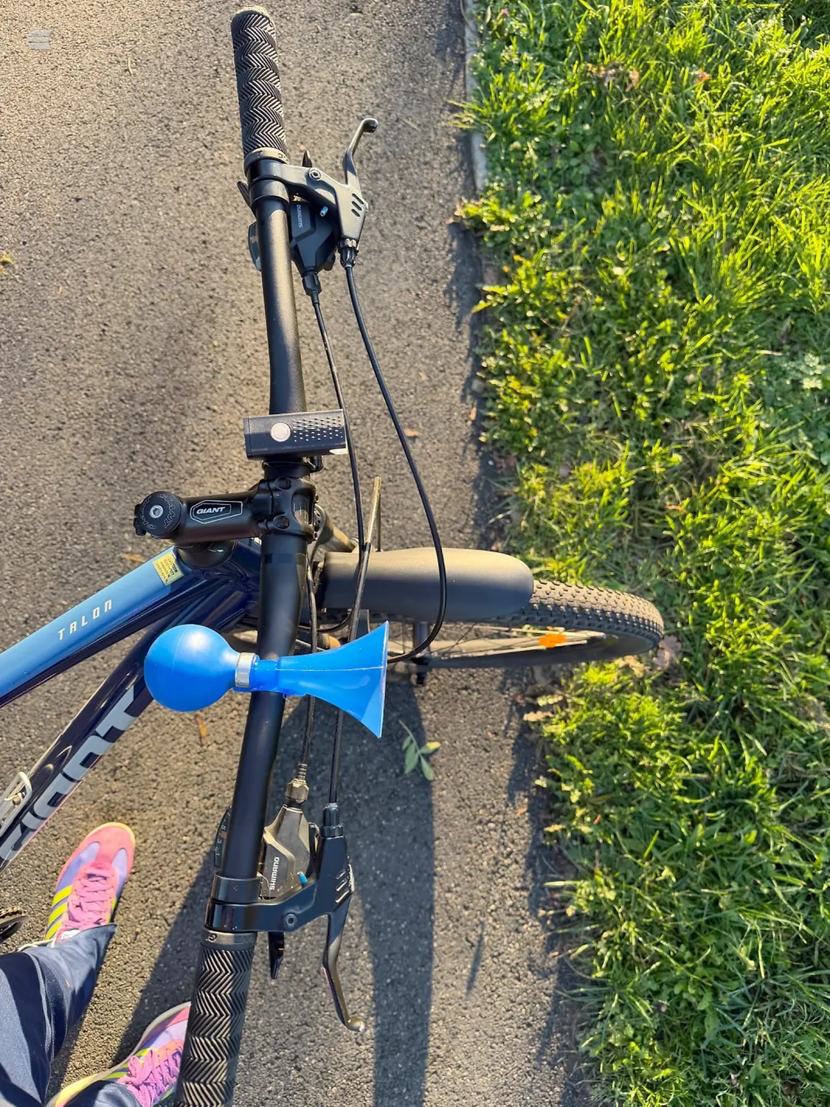 Used 2021 Giant Talon 4 Hybrid Bike, photo 8 of 10