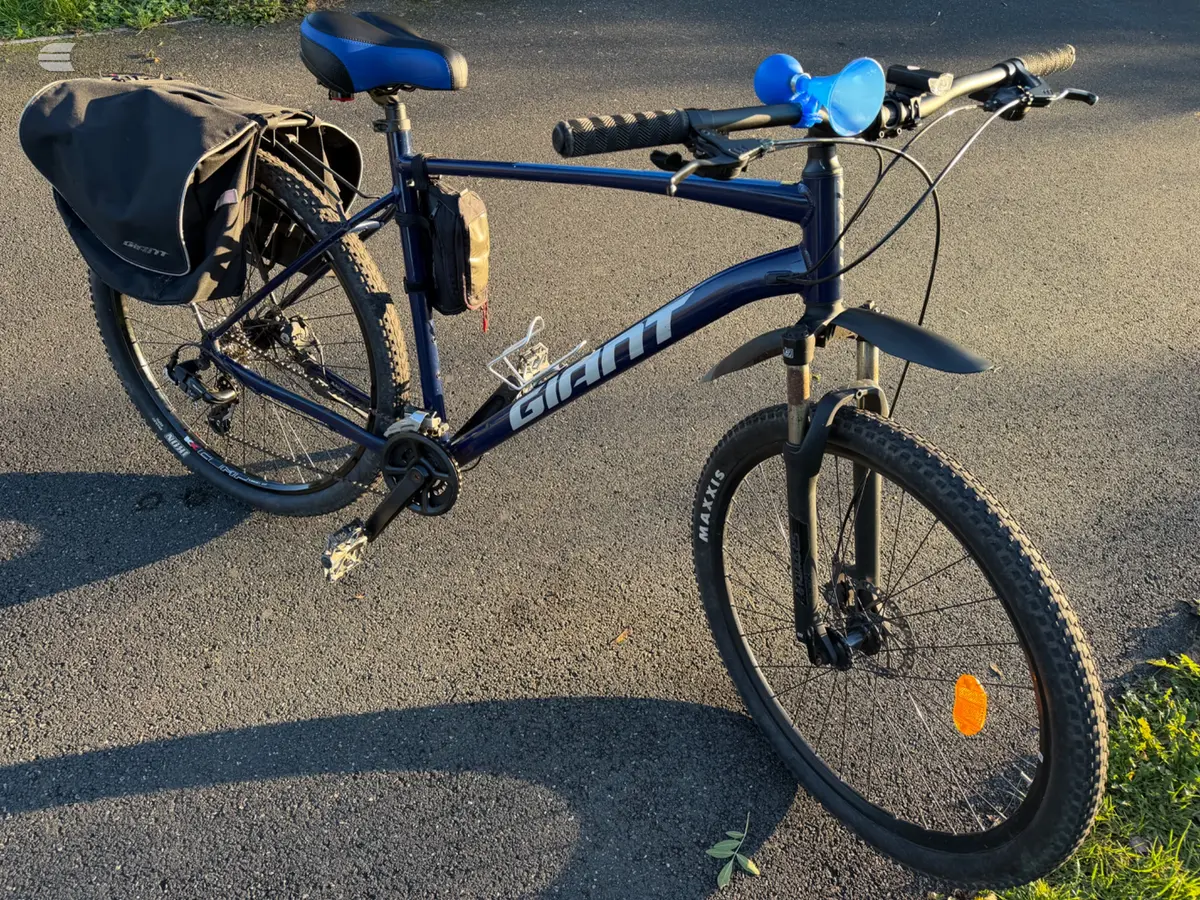 Used 2021 Giant Talon 4 Hybrid Bike, photo 10 of 10