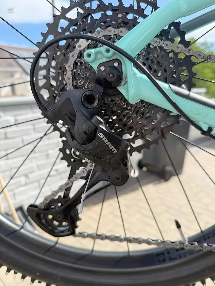 Used Trek Roscoe 7 Mountain Bike, photo 8 of 10