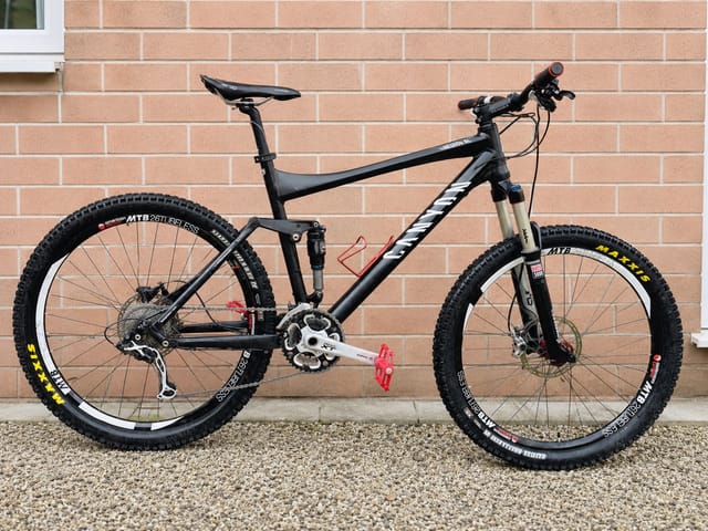 Canyon Nerve Full Suspension Mountain Bike, 26in, Shimano XT 3x10, RockShox + Fox Air, Large
