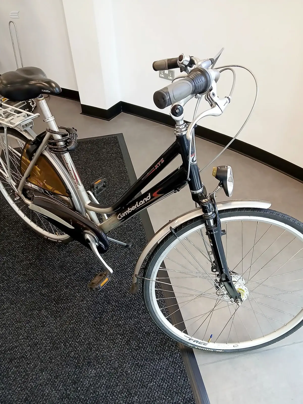 Used Cumberland Sky-Cruiser XTS Hybrid Bike