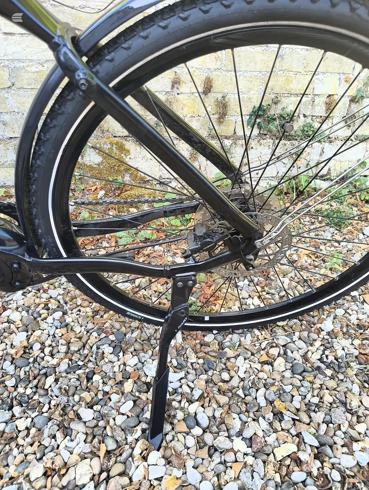 Used 2021 Giant Roam e plus Hybrid Bike, photo 6 of 11