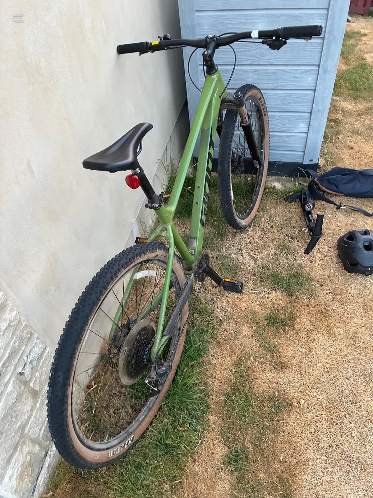 Used 2025 Giant Talon 2 Mountain Bike, photo 3 of 3