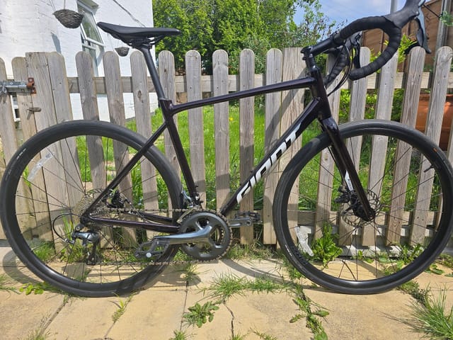 Almost New  2025 Giant Contend AR 2 - M/L + Pedals + Free Chan Lube + Allen Key