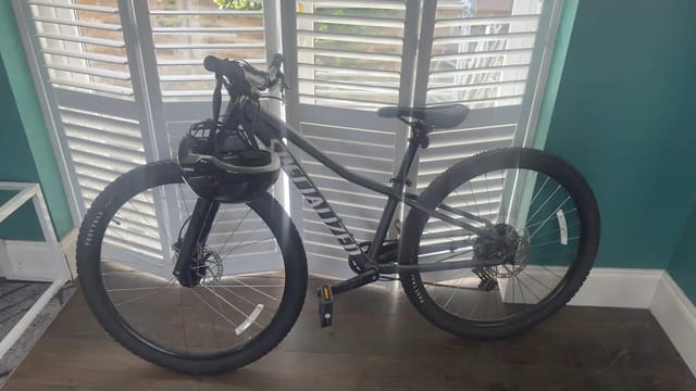 2024 Specialized Mountain Bike, photo 4 of 20