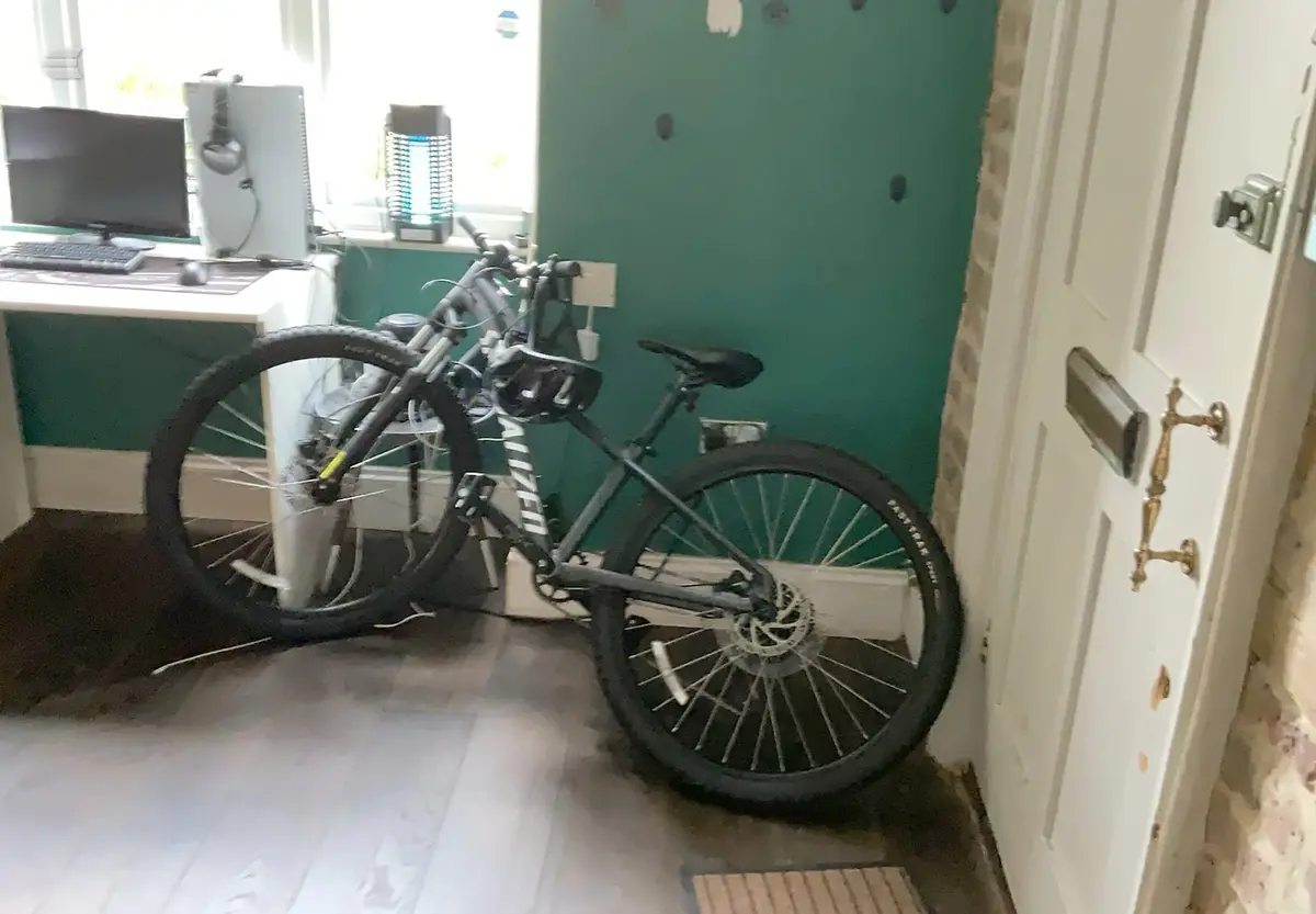 Used 2024 Specialized Mountain Bike, photo 9 of 20