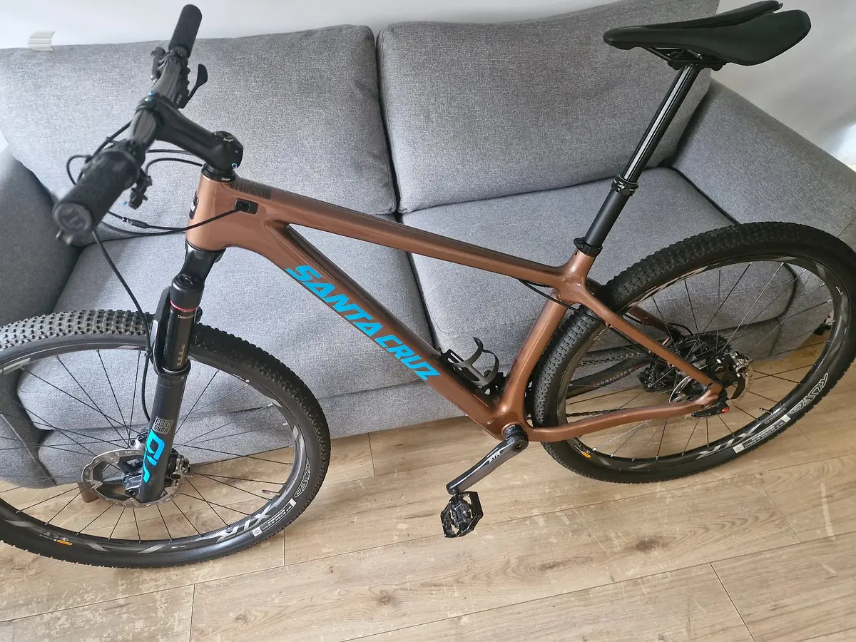 Used 2020 Santa Cruz Chameleon Carbon Mountain Bike