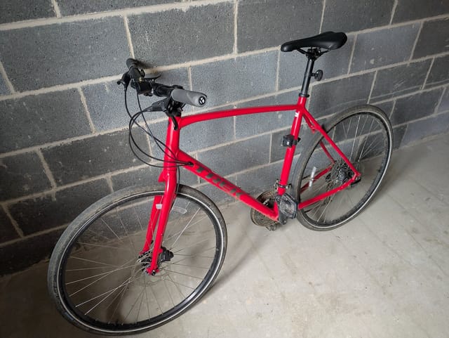 2023 Trek FX2 Disc