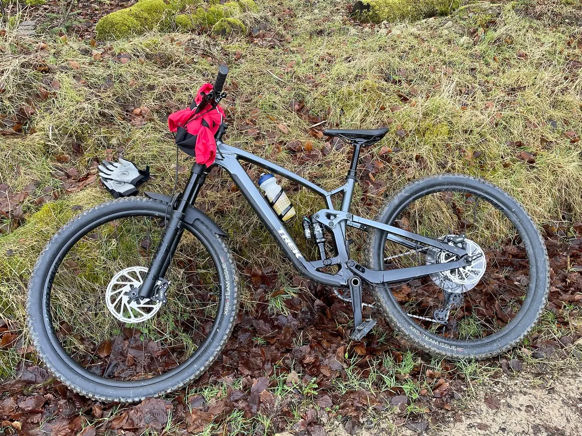 Used Trek Fuel Ex 8 Mountain Bike, photo 3 of 5