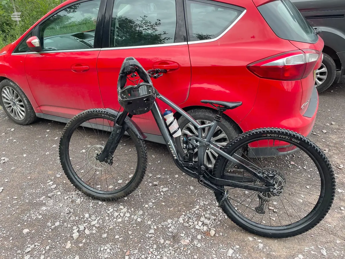 Used Trek Fuel Ex 8 Mountain Bike, photo 5 of 5