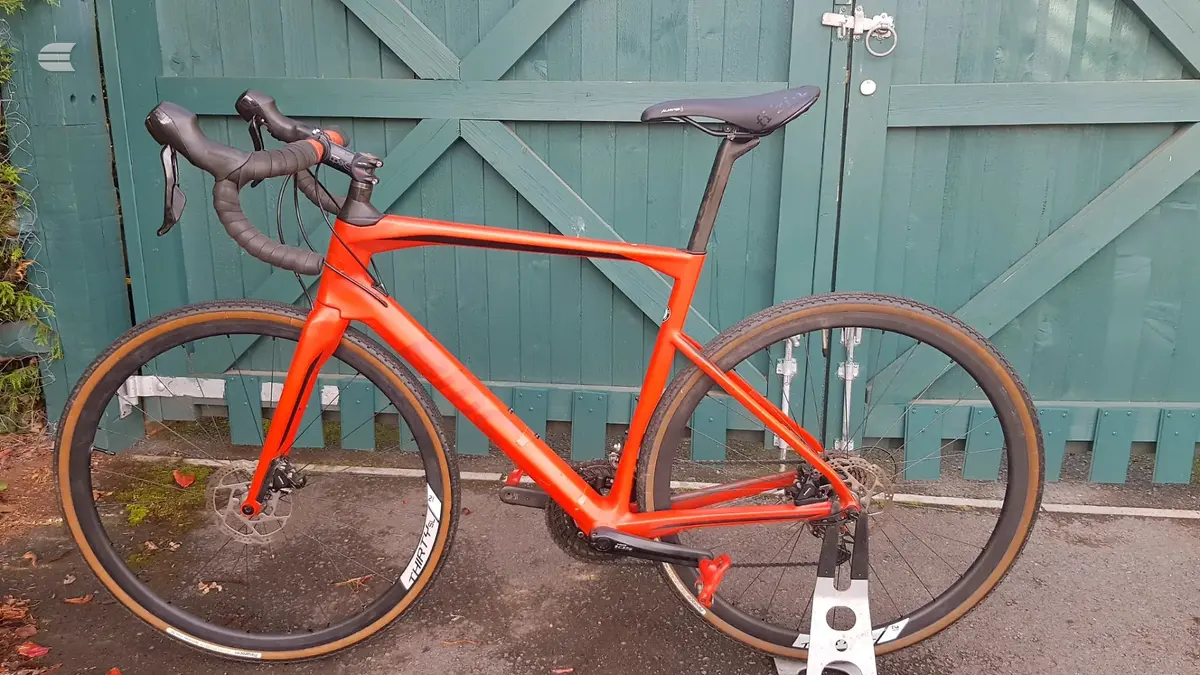 Used BMC Roadmachine 02 Road Bike, photo 7 of 8