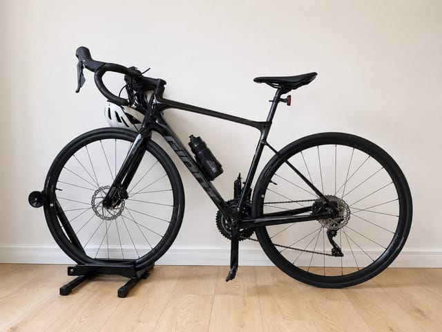 Giant Defy Advanced 2 Carbon Road Bike, M/L, Shimano 105 Disc