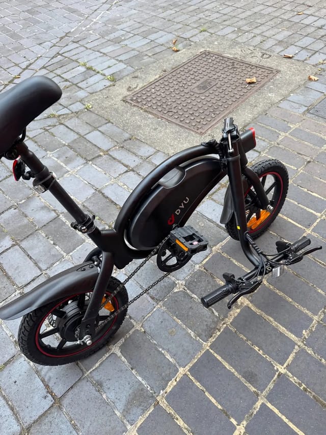 DYU D3F 14” Folding Electric Bike – NEW, Excellent Condition, photo 7 of 7