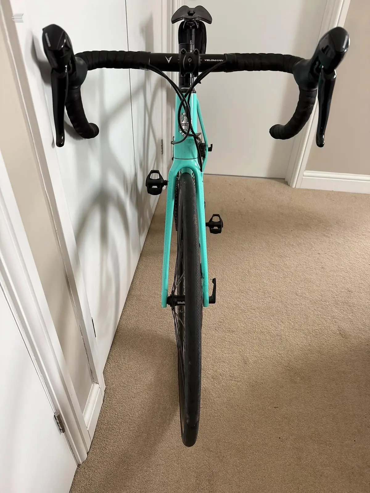 Used 2022 Bianchi Sprint Disc Road Bike, photo 5 of 7