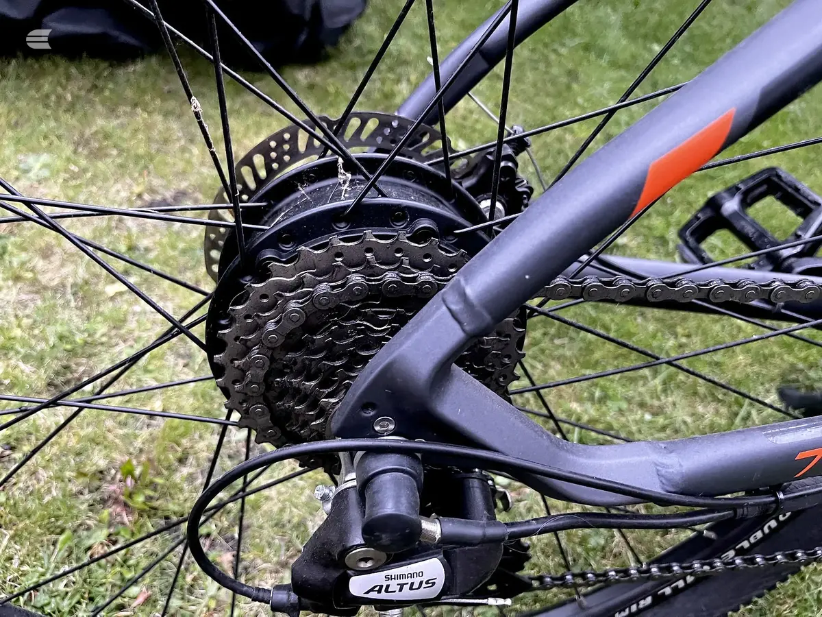 Used 2024 Shark Traverse Mountain Bike, photo 5 of 10