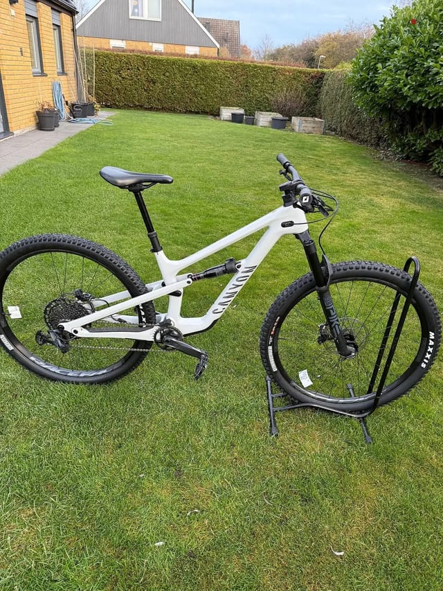 2024 Canyon Spectral 125 CF 7, photo 4 of 5